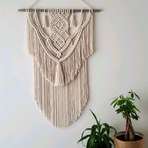 Macrame wall hanging
